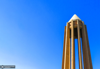 آرامگاه بوعلی سینا همدان