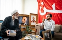 دیدار مصطفی پورمحمدی با خانواده‌ی شهید سپهبد رشید (5)