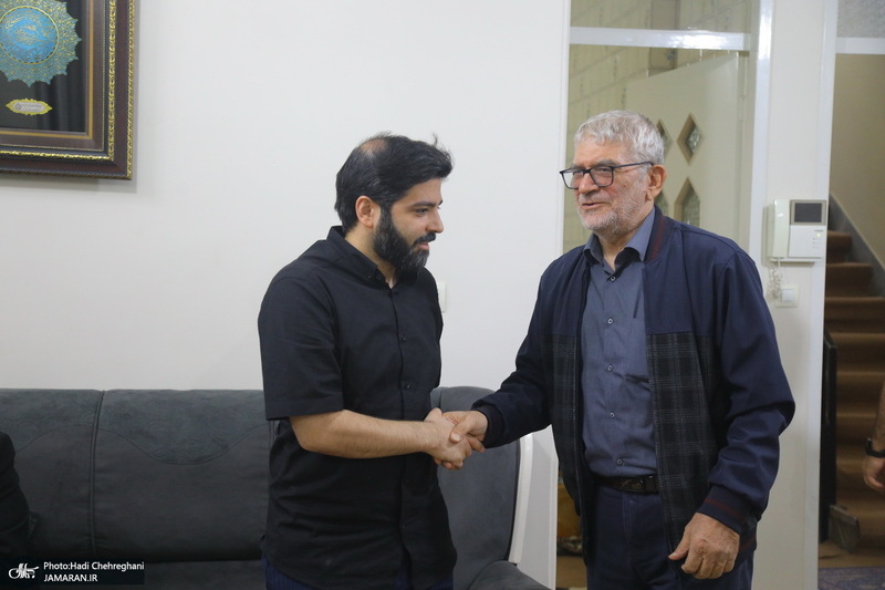 حضور آیت الله سید حسن خمینی در منزل پدر شهید موسوی