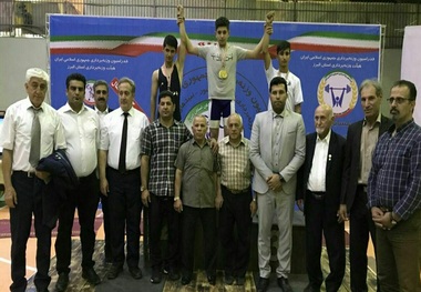 وزنه بردار نوجوان مراغه ای قهرمان دسته 56 کیلوگرم کشور شد