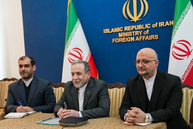 نشست وبیناری عراقچی با سفرا و روسای نمایندگی‌های تهران در اروپای شرقی + عکس