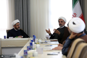 نشست بررسی زمینه‌های حضور فرهنگی و هنری موسسه تنظیم و نشر آثار امام خمینی (س) در عراق