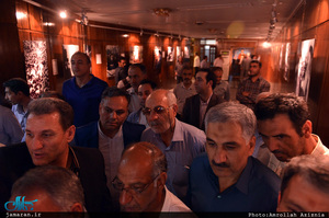 بازدید جمعی از کار کنان حرم امام(س) از حسینیه جماران