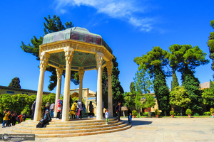 آرامگاه حافظ؛ حافظیه‎