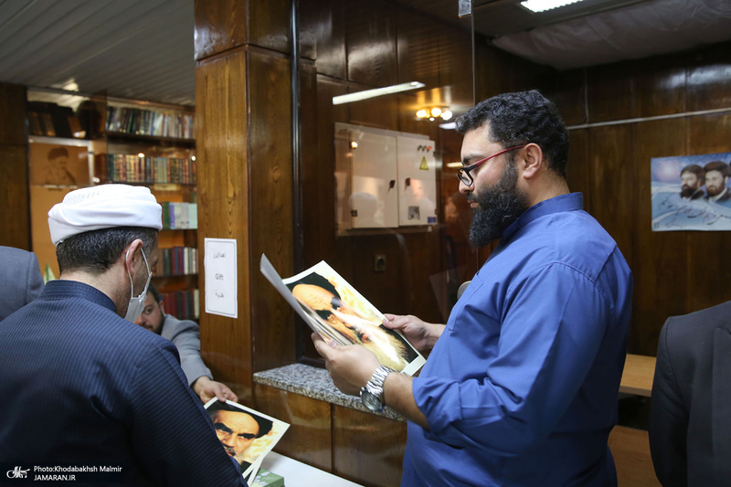 بازدید جمعی از امامان جمعه، روحانیون، علما، فضلا و مدرسین حوزه های علمیه اهل تسنن از جماران